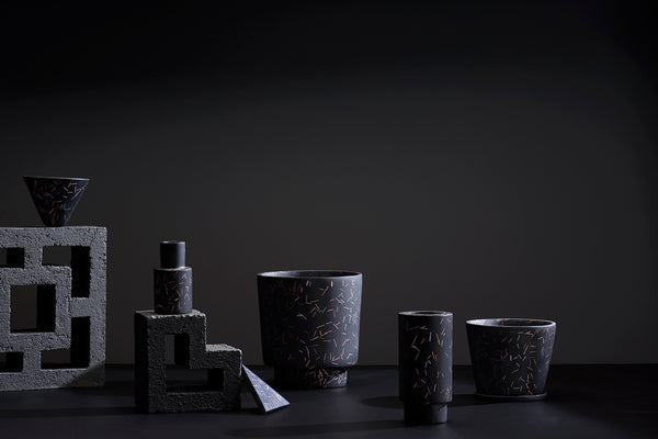 black indoor pots