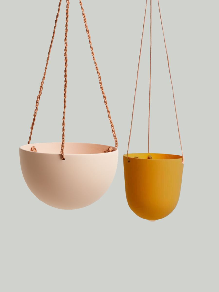 Capra Designs_Cream Hanging Pot