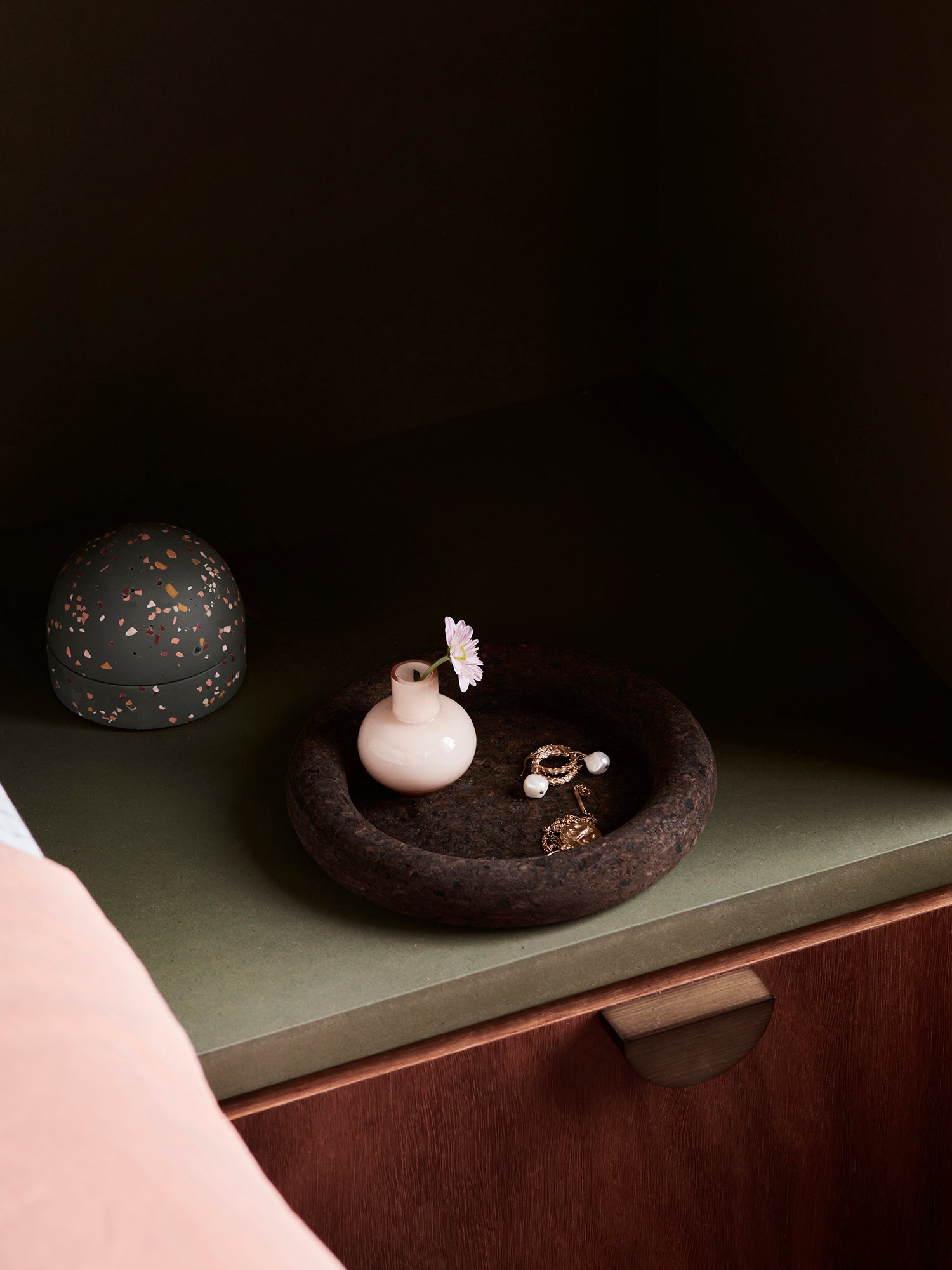 Capra Designs_Catchall_Bedside table