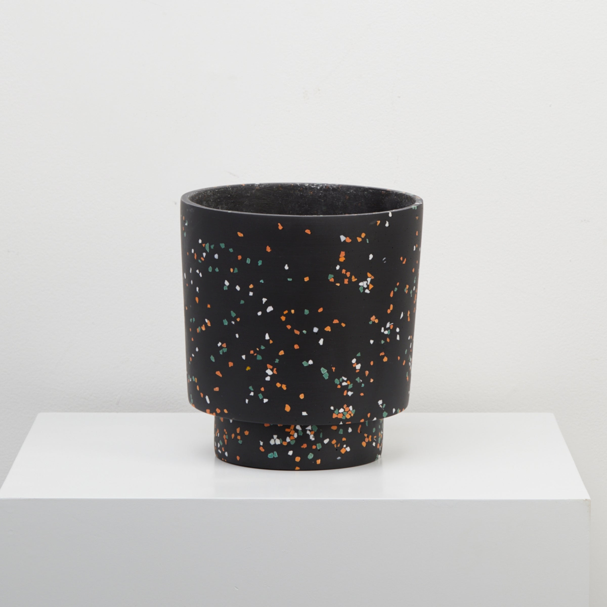 Black Terrazzo banjo pots