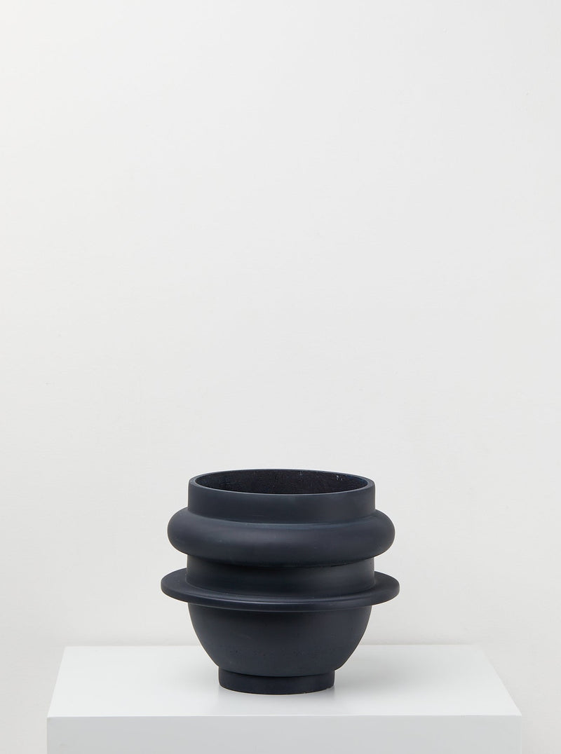Capra Designs_Black Pot Plant